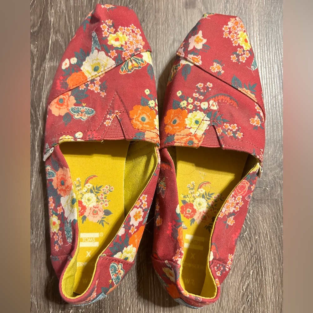 Toms